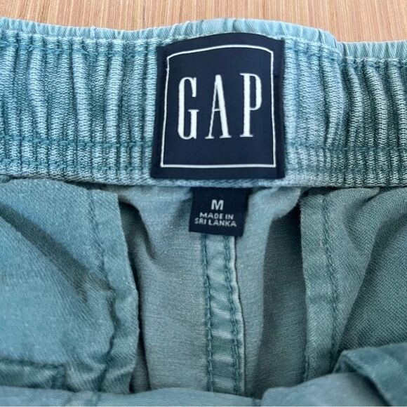 Men's Gap Light Sage Green Shorts - Picture 4 of 7